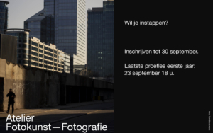 Wil je instappen ? Een stedelijke omgeving, een beeld gemaakt door Tom Broekmans