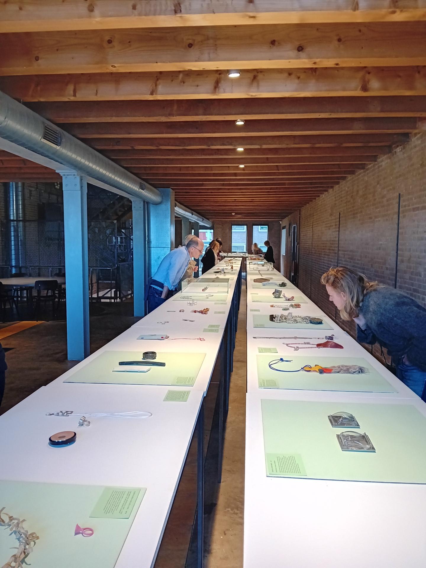 Tentoonstelling van hedendaagse sieraden in Nijmegen
